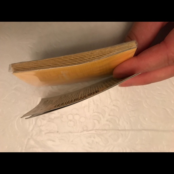 Avon totally kissable make out red lipstick sample - Picture 3 of 3